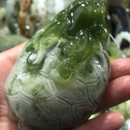 岫玉未镶嵌手把龙龟