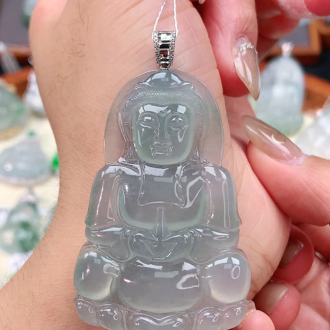 颈饰18K金镶嵌翡翠观音