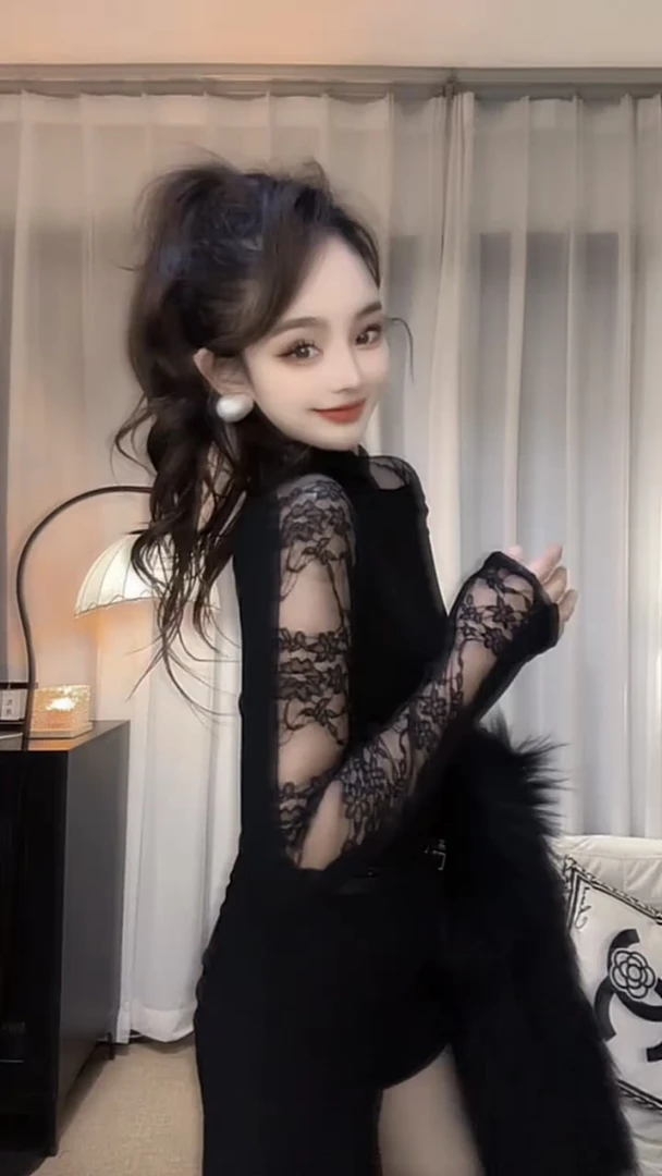 韩系别致蕾丝拼接半高领长袖T恤女秋冬季设计感修身显瘦独特上衣