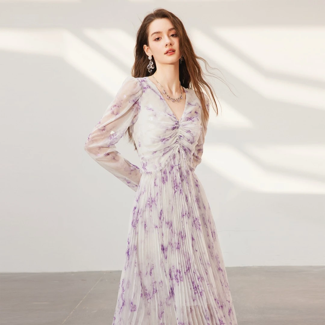 BeQueenStory【紫云仙境】仙气重工木耳边抽绳V领连衣裙新款