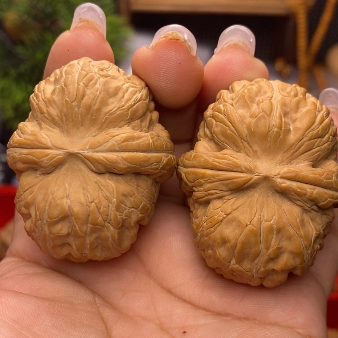 文玩核桃吊坠元宝。全品。边 45。丹