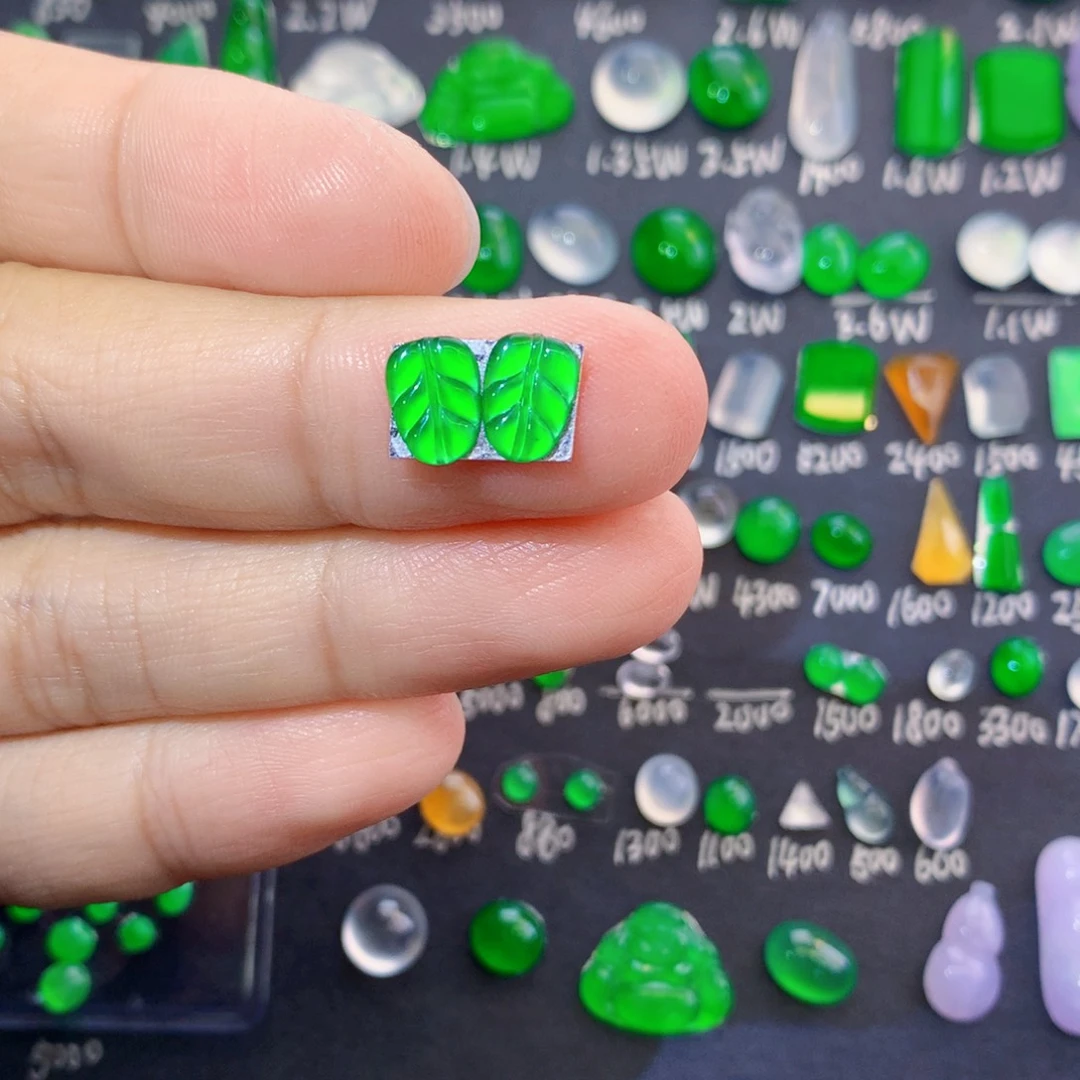 翡翠未镶嵌颈饰天然翡翠玉石绿叶