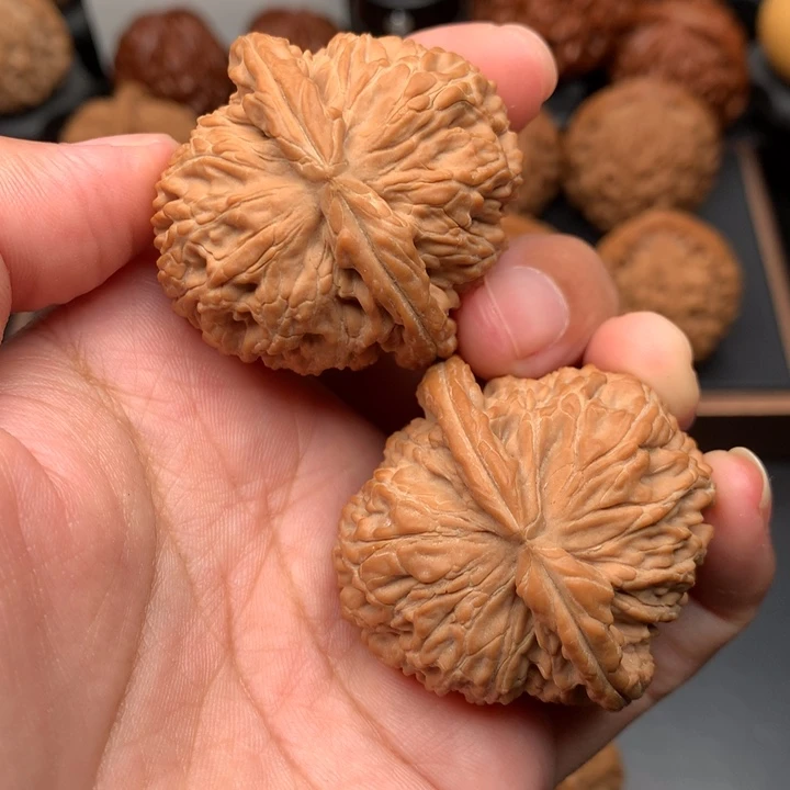 把件文玩核桃40.8全品球白