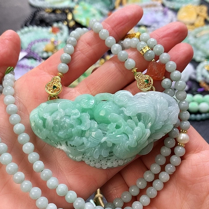 翡翠颈饰未镶嵌吊坠