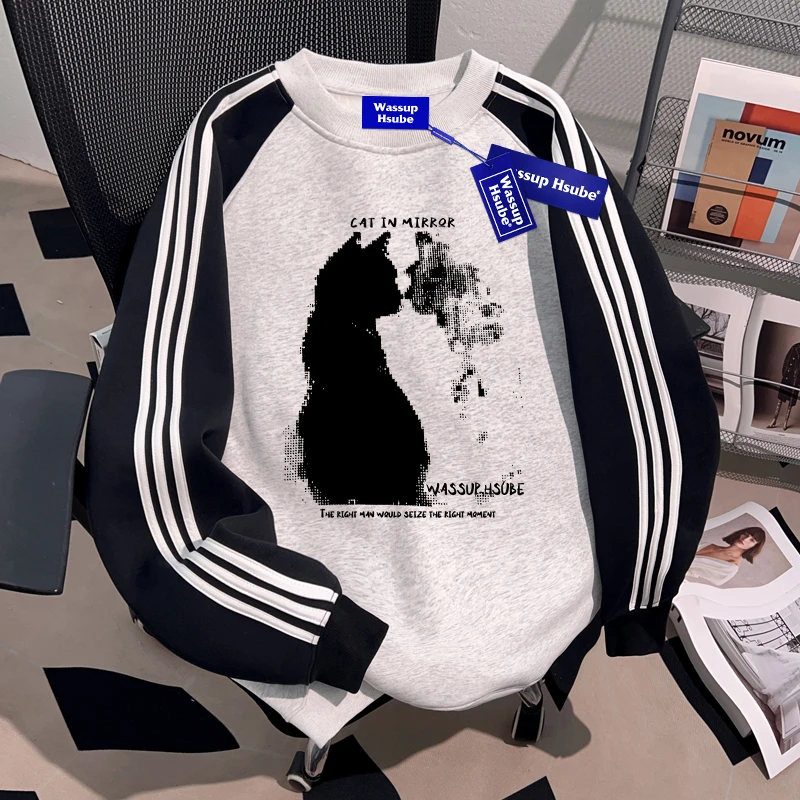 WASSUP HSUBE美式三条杠圆领卫衣秋冬新款猫咪印花高街情侣休闲风