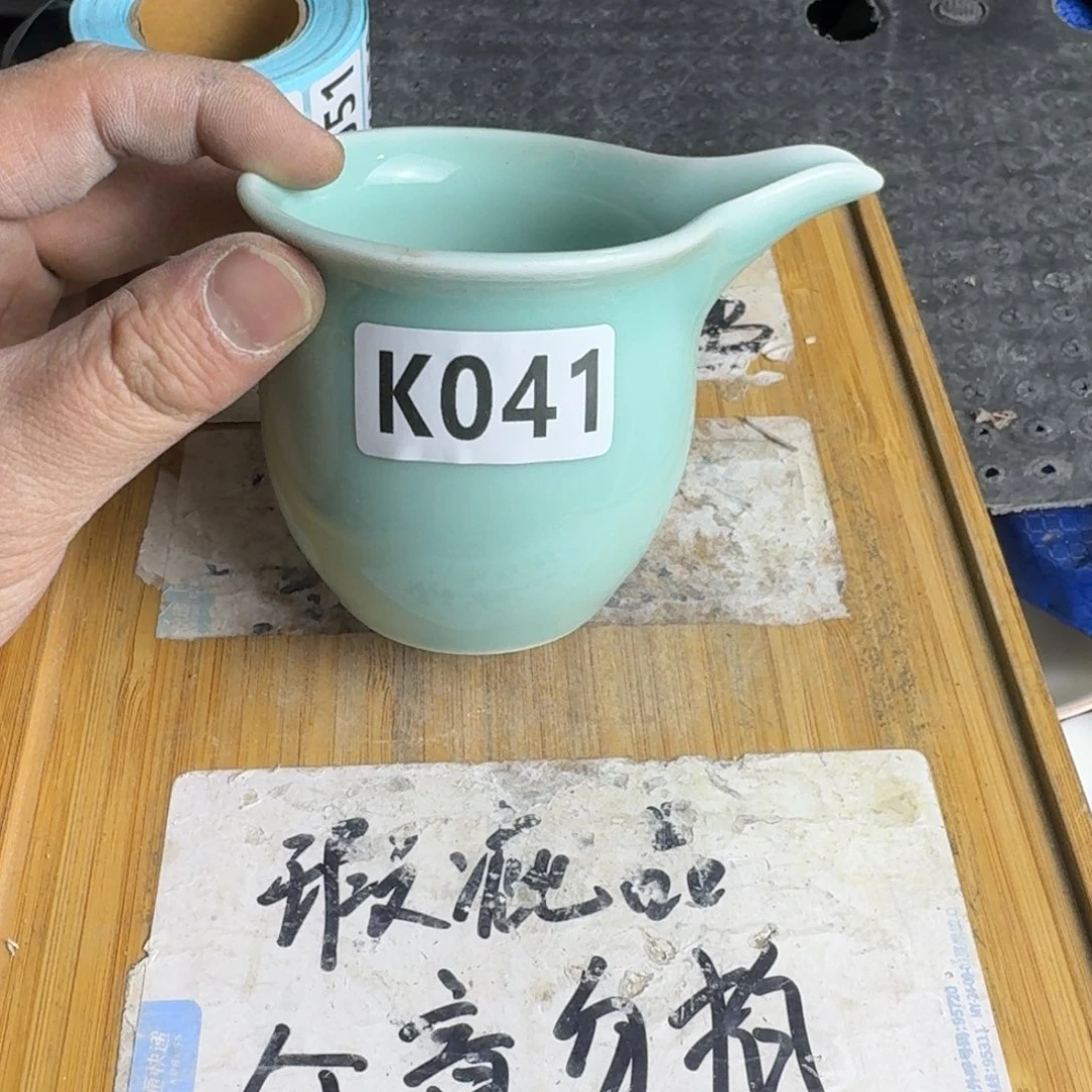 瑕疵介意勿拍陶瓷器皿A976