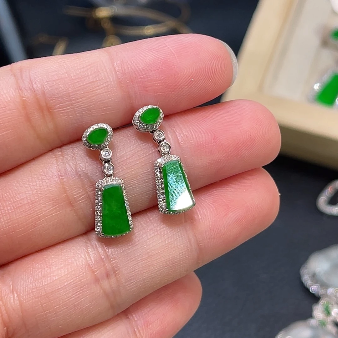 翡翠18K金镶嵌耳饰阳绿无事牌