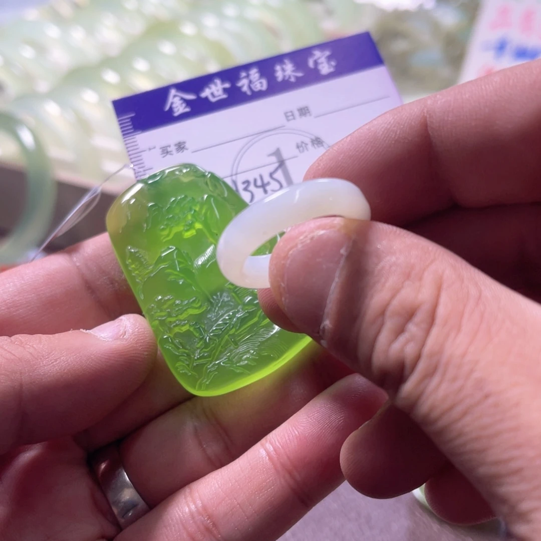 未镶嵌蛇纹石玉颈饰