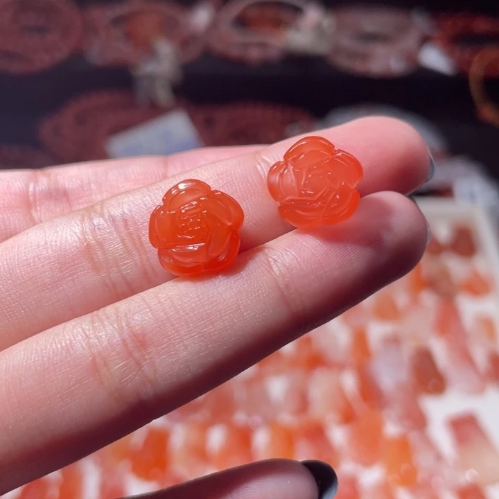 南红玛瑙未镶嵌玫瑰花1838