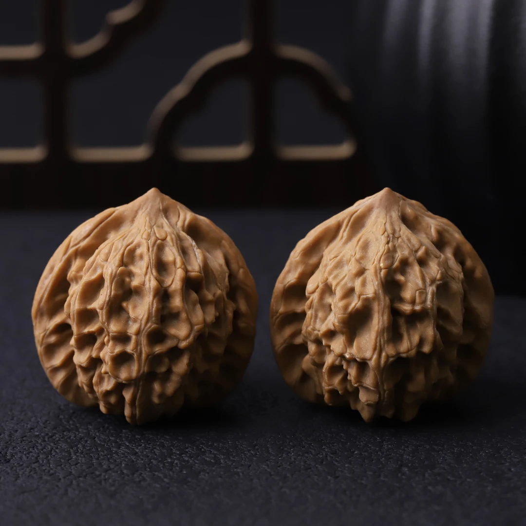 HT1227*1【天脊龙纹元宝】原树纯野小众文玩核桃手把件