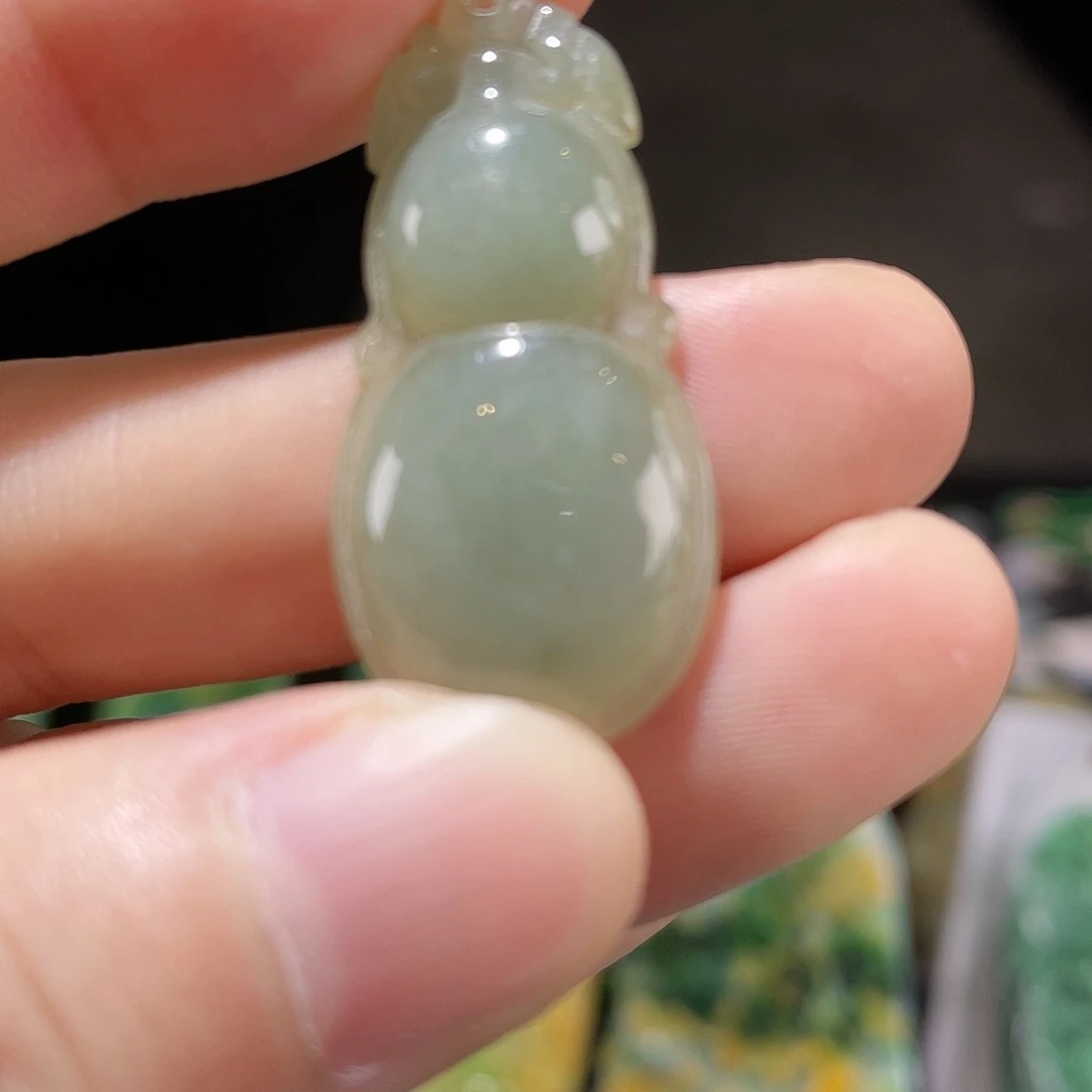 颈饰未镶嵌翡翠一个