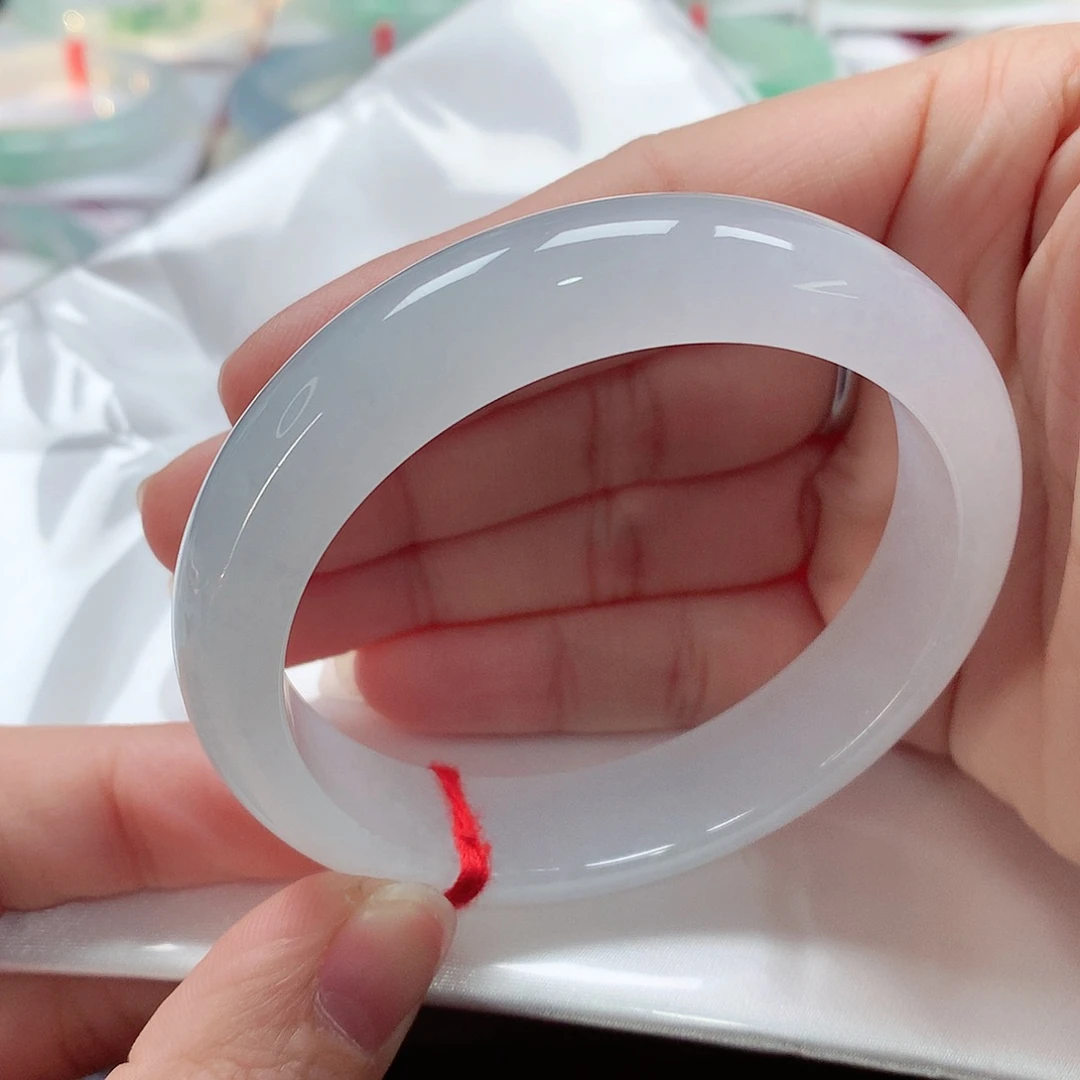 翡翠手镯未镶嵌天然A货翡翠