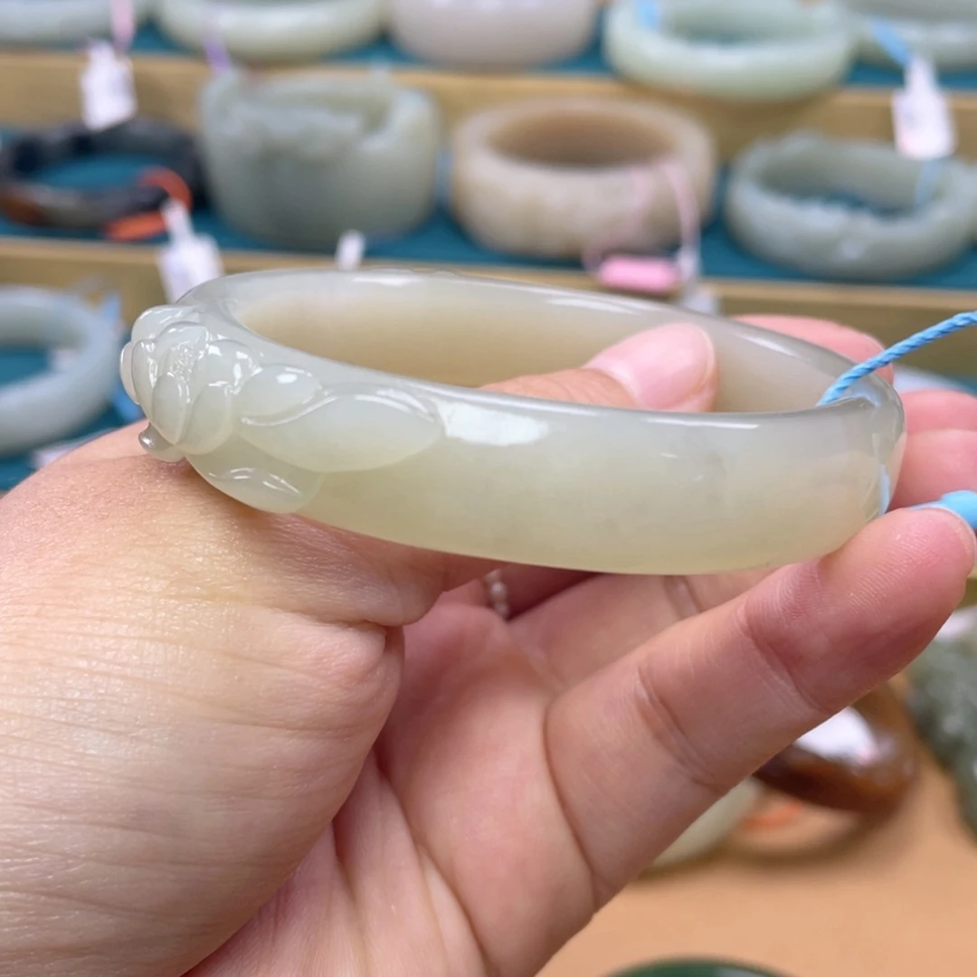 和田玉手镯未镶嵌57