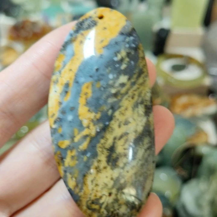 岫玉未镶嵌挂坠款式