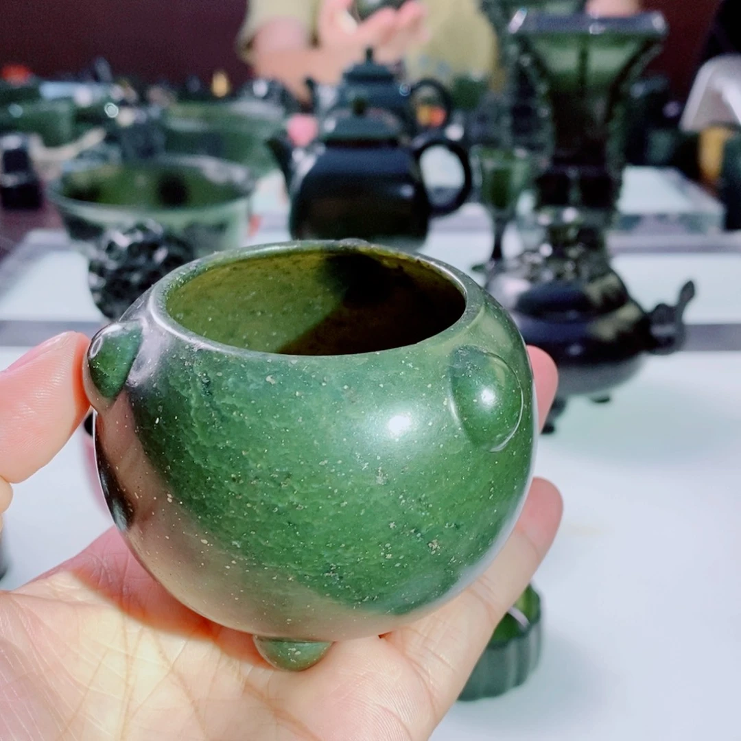 未镶嵌和田玉（青玉）摆件微瑕