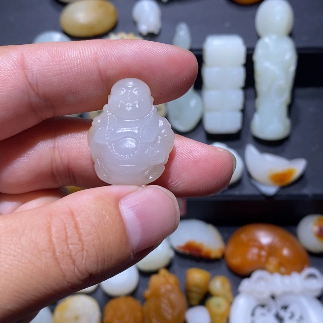 O***y颈饰未镶嵌和田玉