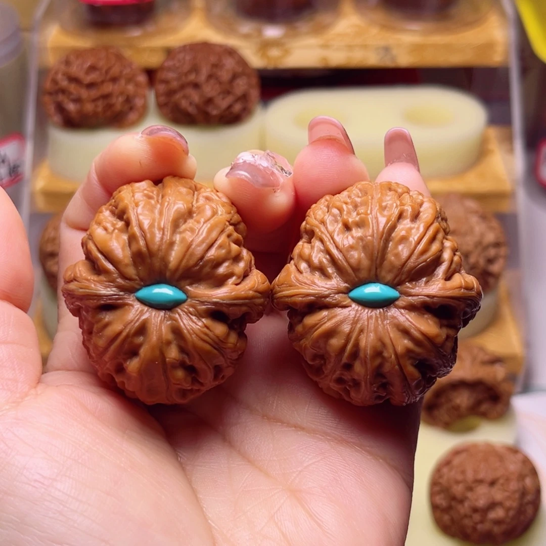 文玩核桃吊坠44尺元宝