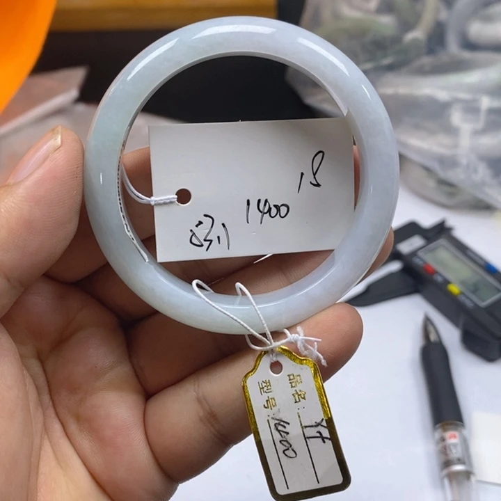未镶嵌手镯翡翠天然翡翠
