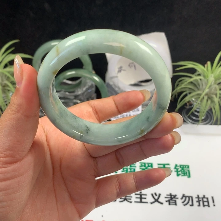 翡翠未镶嵌手镯77
