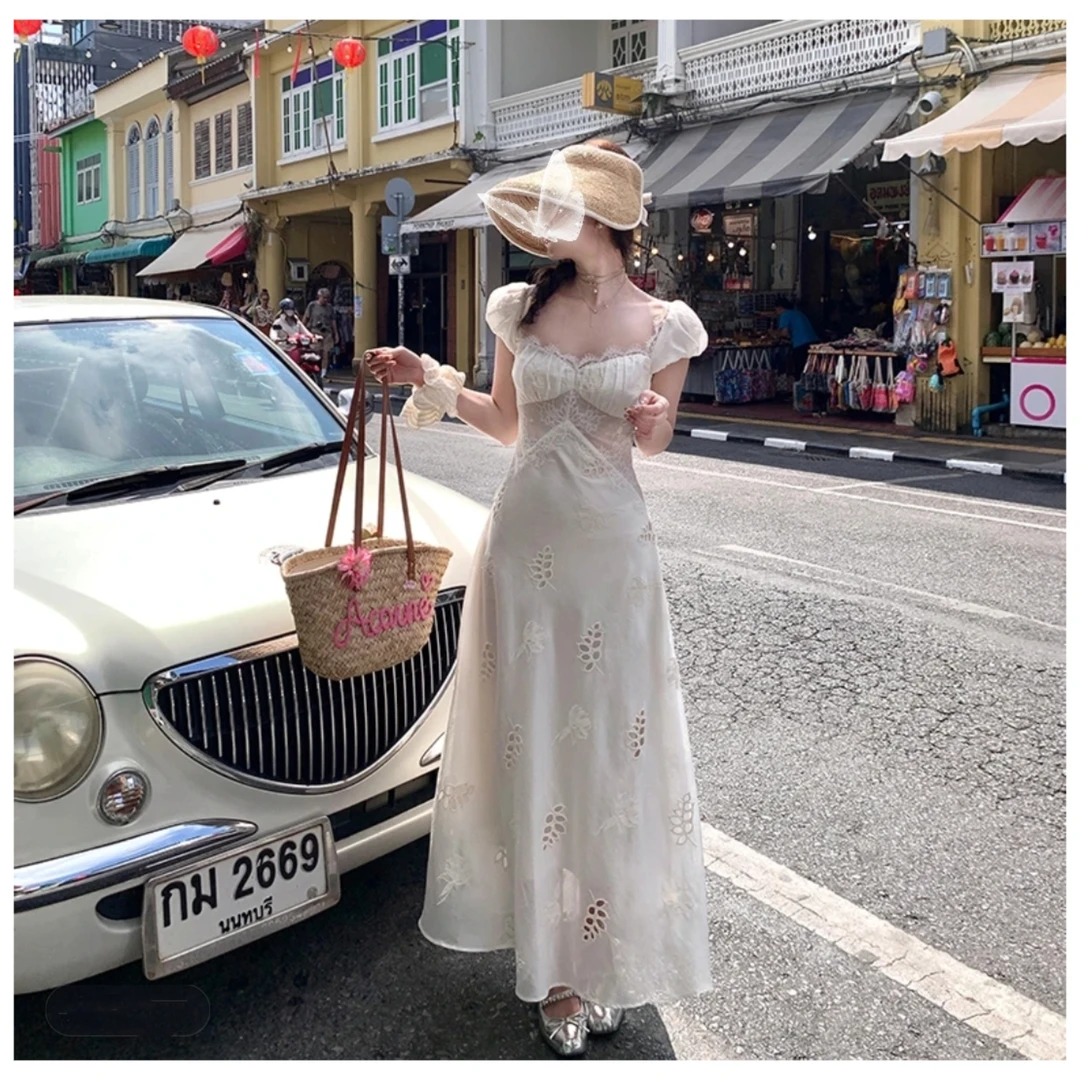 新款浪漫假日镂空蕾丝连衣裙设计感刺绣长裙（无胸垫）