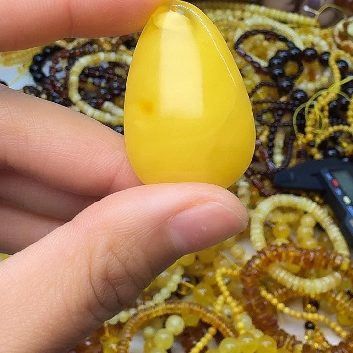 琥珀未镶嵌珠宝奇石