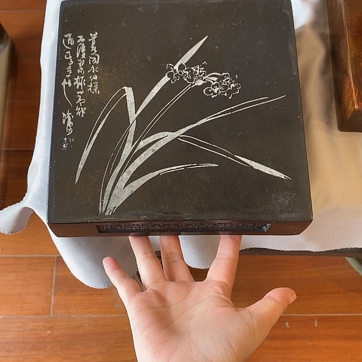 20*20*4.5cm经典黑金砖底座