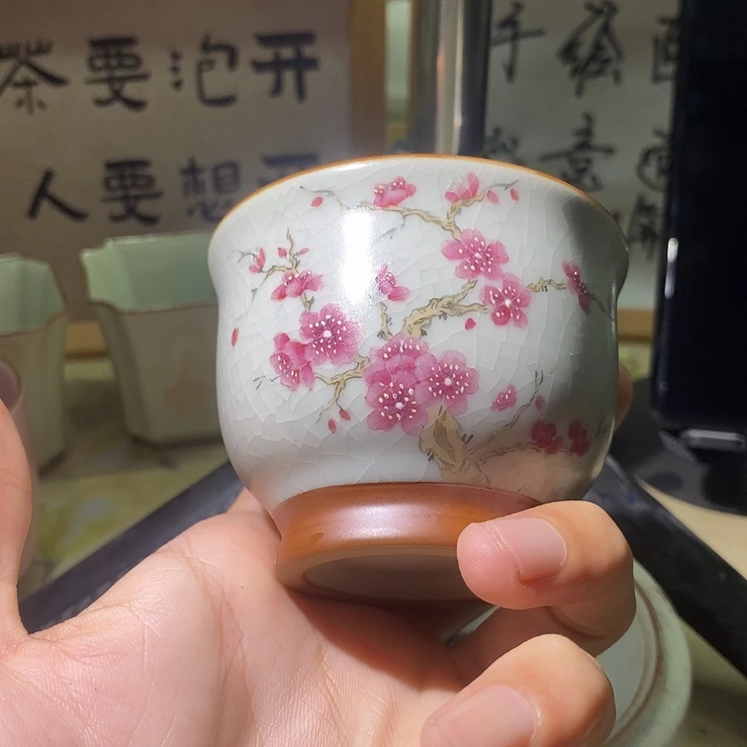 手绘梅花主人杯茶杯黄红两款，红色72小时发货