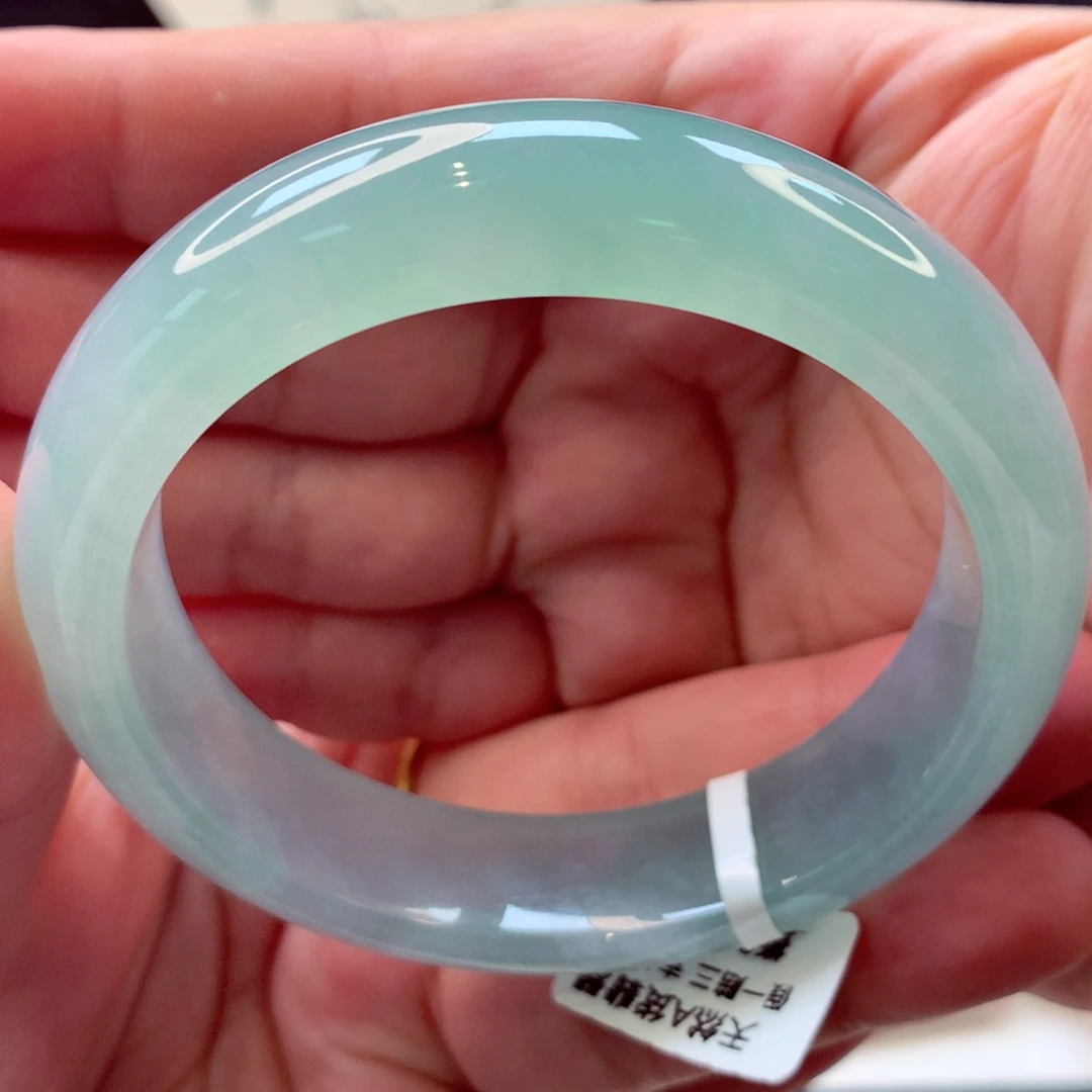 翡翠手镯未镶嵌岁***迹推荐11