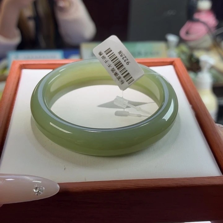 和田玉未镶嵌手镯53.2。51