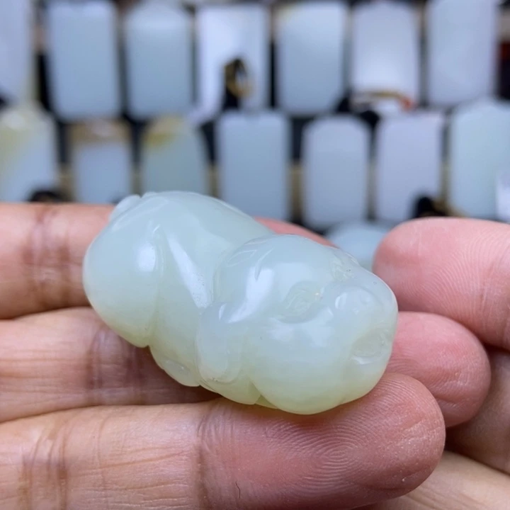 颈饰未镶嵌和田玉