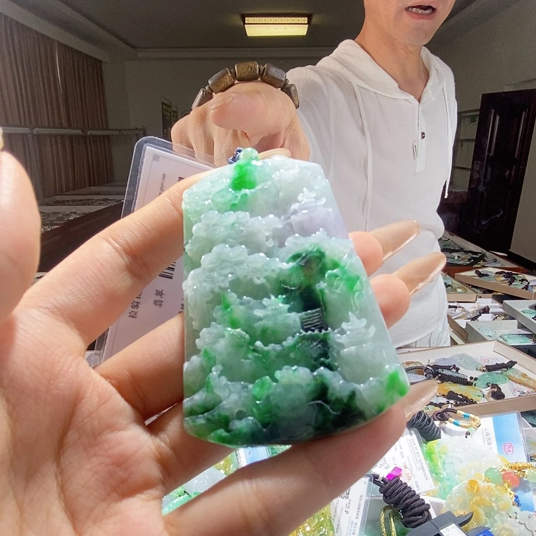 翡翠未镶嵌颈饰翡翠