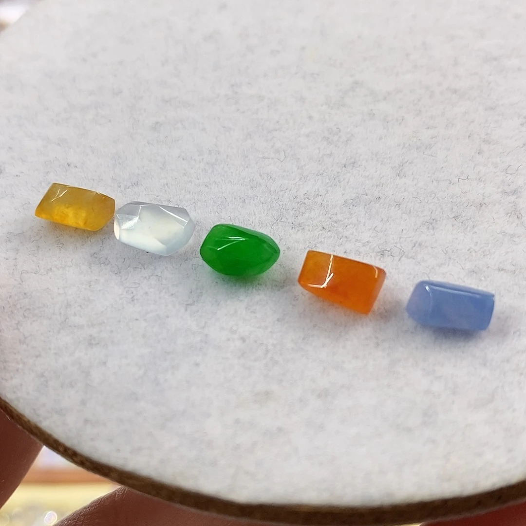 散珠翡翠一手随形