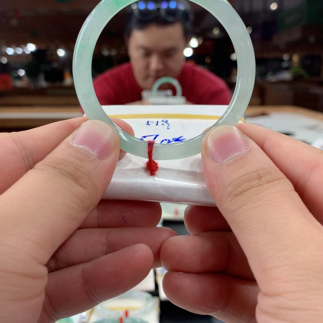 Z***o翡翠未镶嵌手镯天然a货翡翠圆条51.9