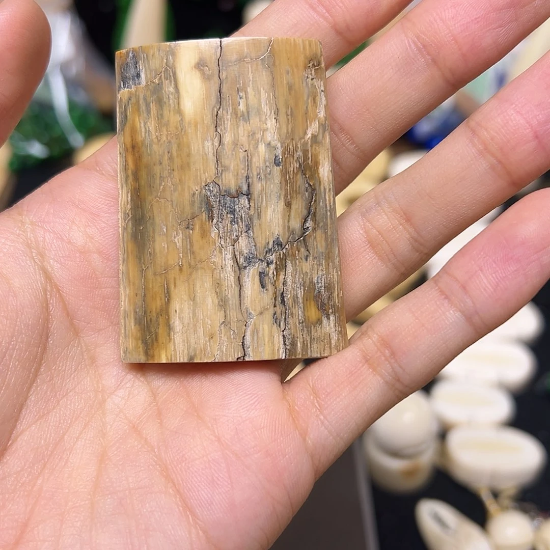 天然猛犸象牙雕刻品