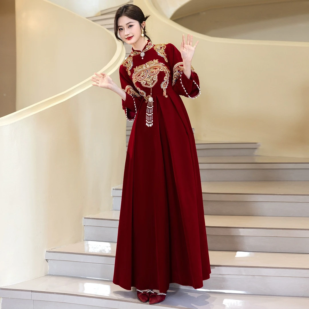 妤娜新中式酒红色丝绒敬酒服2025新款新娘订婚结婚礼服大码遮肚瘦