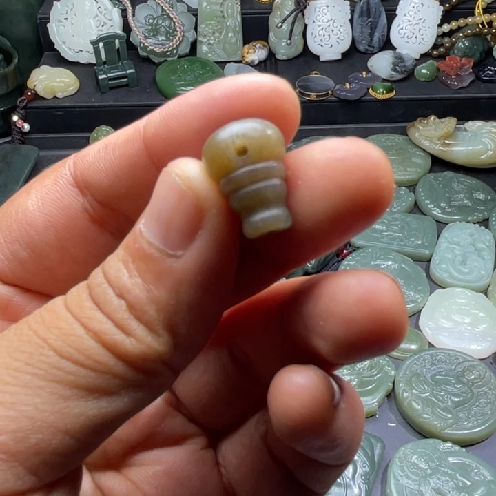 和田玉未镶嵌珠宝半成品