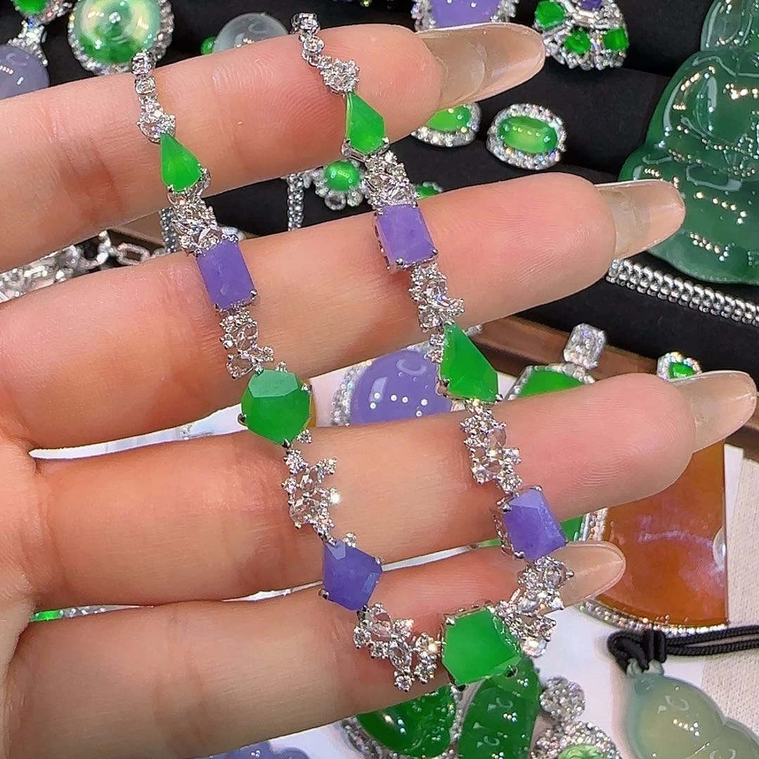 翡翠18K金镶嵌戒指