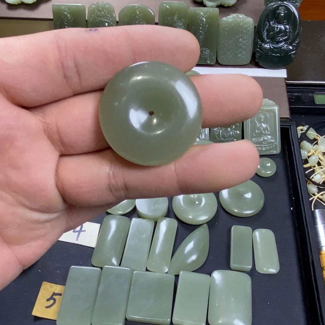 颈饰未镶嵌和田玉茉*020