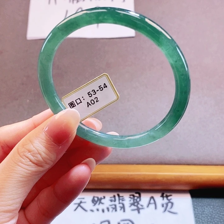 翡翠未镶嵌手镯翡翠手镯2