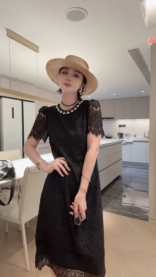 FANYE 2025夏季新款气质重工贝壳圆领蕾丝连衣裙1110