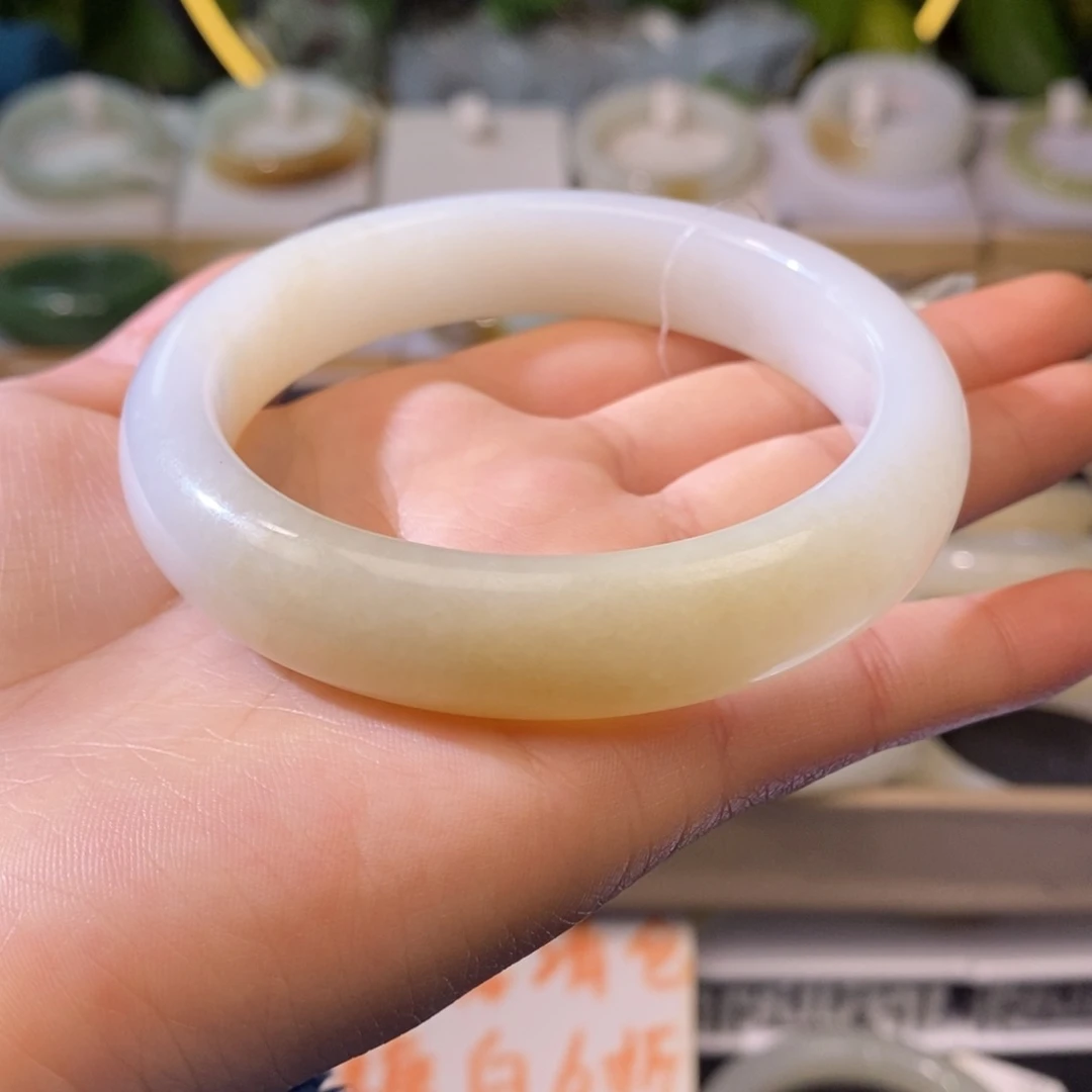 和田玉手镯未镶嵌61