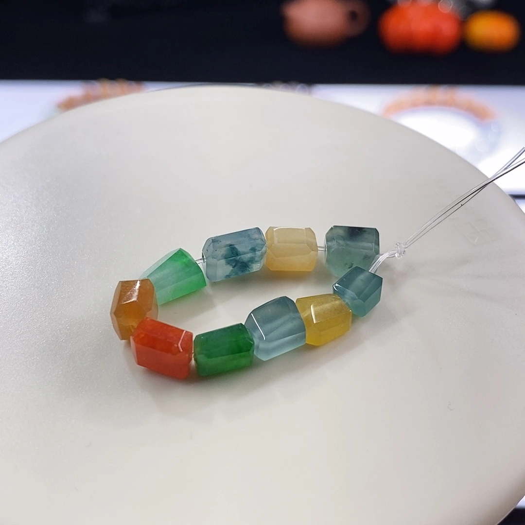 颈饰未镶嵌翡翠一手随形