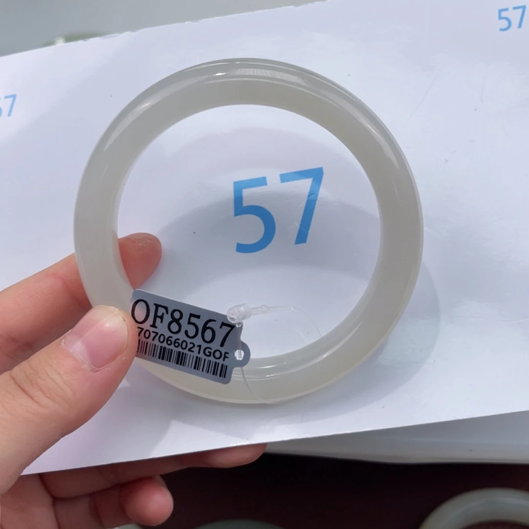 「***~和田玉手镯未镶嵌