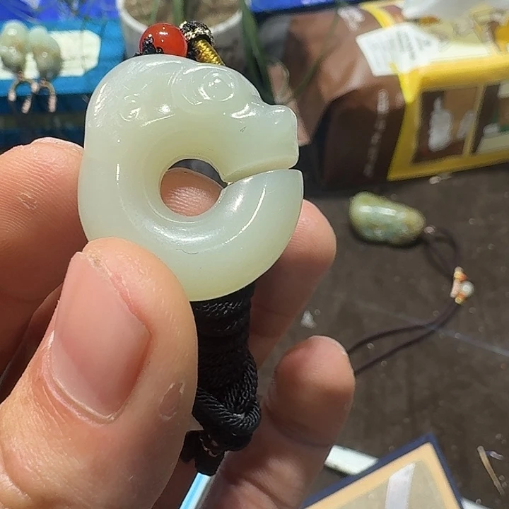 未镶嵌和田玉（糖玉）车挂