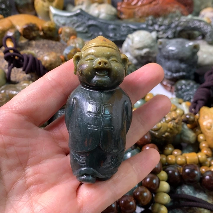 未镶嵌岫岩河磨玉（透闪石质玉）挂件