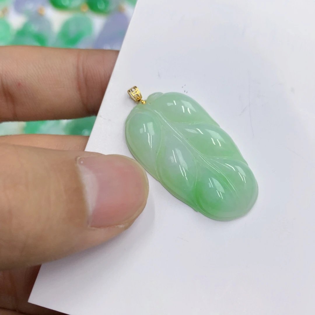 翡翠18K金镶嵌颈饰翡翠