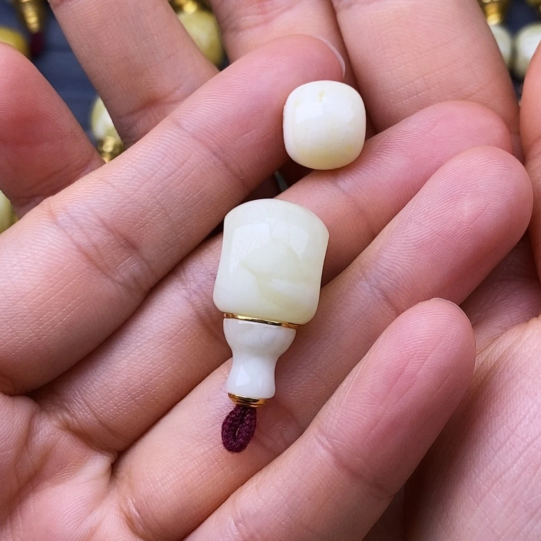 L***L琥珀18K金镶嵌裸石14mm 蜜蜡金腰带三通