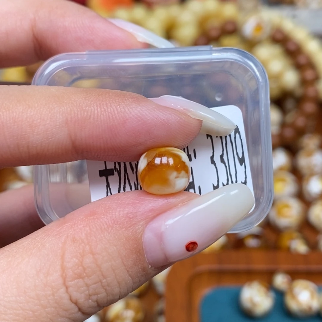 蜜蜡未镶嵌珠宝奇石3309