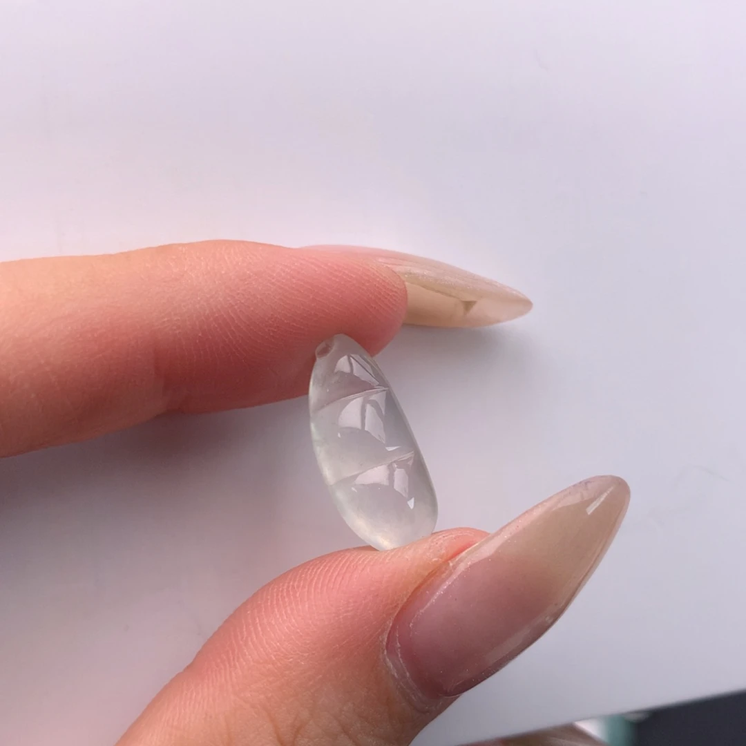 翡翠未镶嵌颈饰004白冰福豆裸件