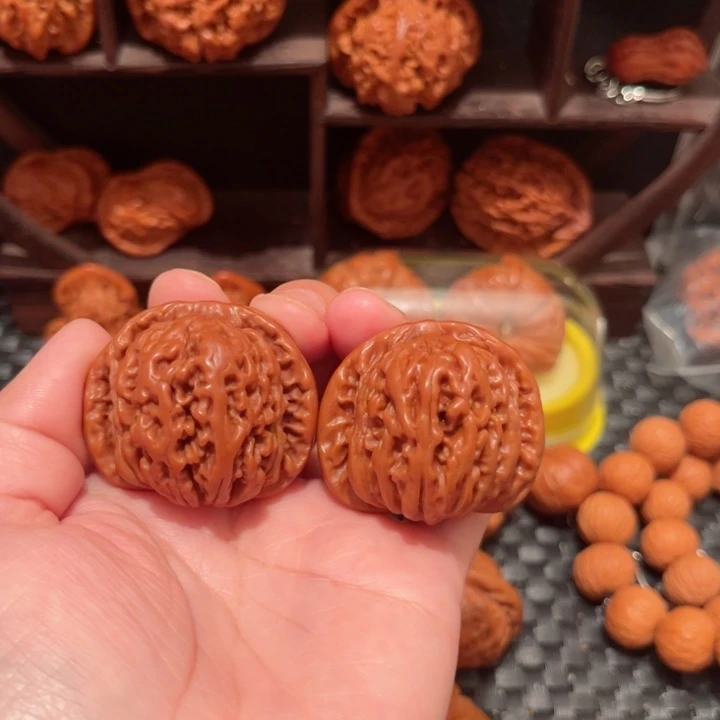 李***荐文玩核桃把件四座楼